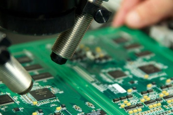 Tecnología de orificios pasantes