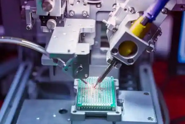 Assemblaggio di PCB