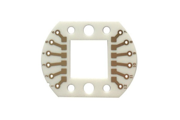 Keramiskt kretskort med tunn film