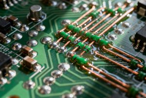 How to Resolve Overlap Issues Between Solder Mask and Silk Screen Layers in PCB Design